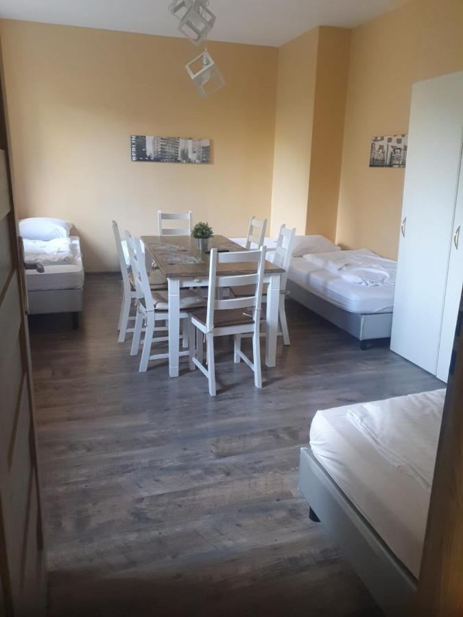 Pension 11 Apartments By Lorenc Берлин Экстерьер фото