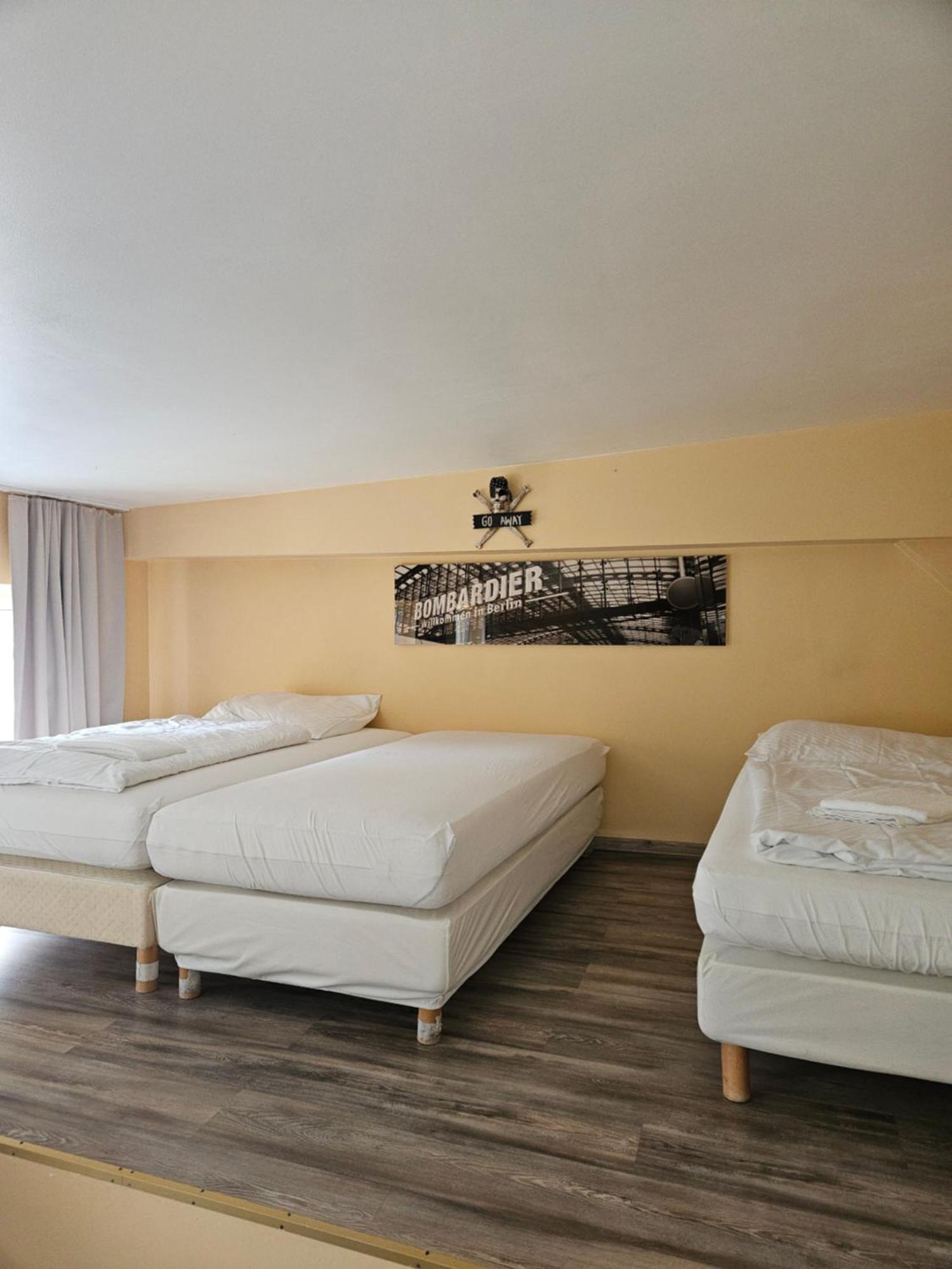 Pension 11 Apartments By Lorenc Берлин Экстерьер фото